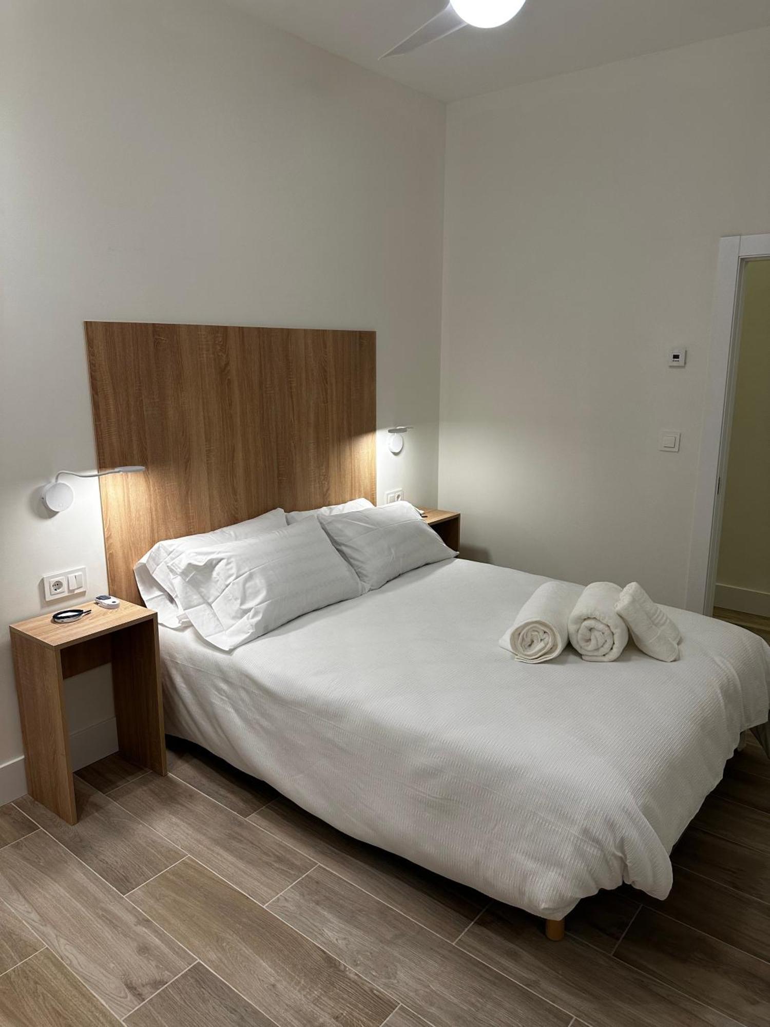 Apartamentos Moncloa Madrid Exterior photo