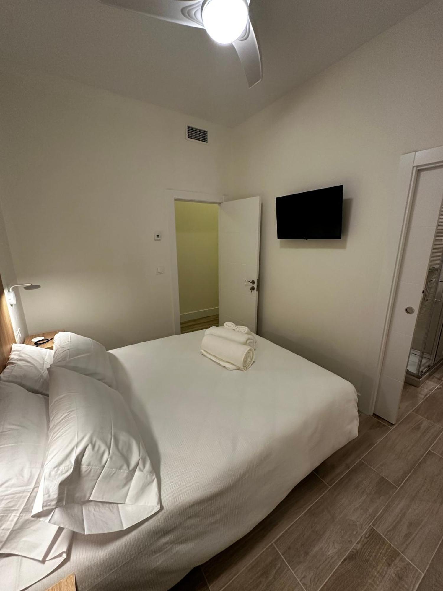 Apartamentos Moncloa Madrid Exterior photo